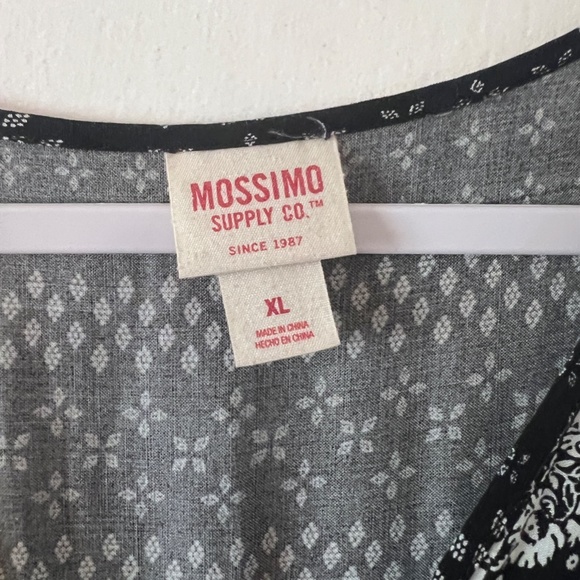 Mossimo Black & White V-Neck Romper Size XL - Picture 3 of 5